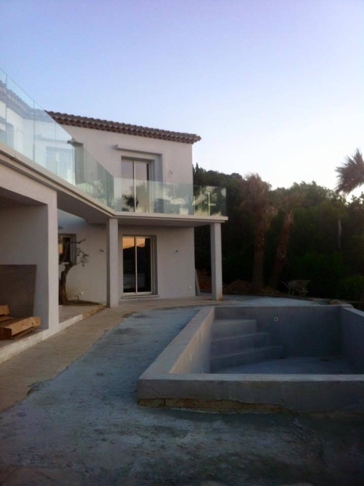 Quelle est différence entre les garde-corps à la française et les garde-corps à l'anglaise à Niort