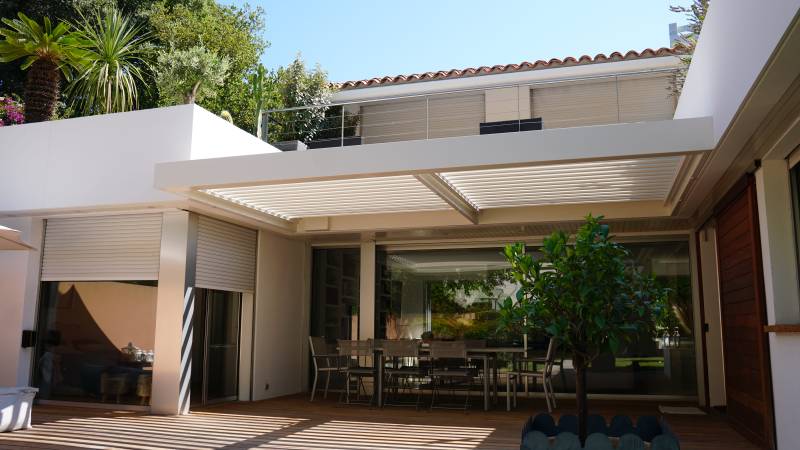 Comment entretenir une pergola bioclimatique en aluminium à Niort ? Nos conseils pratiques pour une longue durée de vie