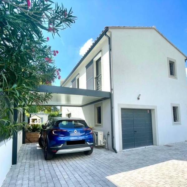 Entreprise pour création d'un auvent résistant type pergola adossée à Bressuire