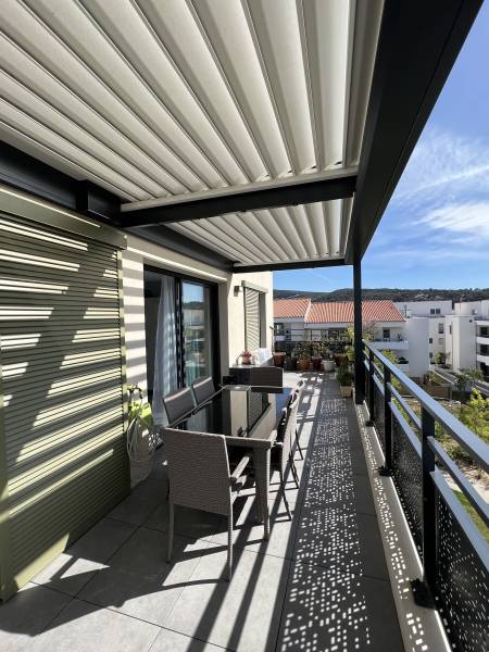 Les pergolas bioclimatiques en aluminium peuvent-elles être installées sur des terrasses déjà existantes à Niort ?