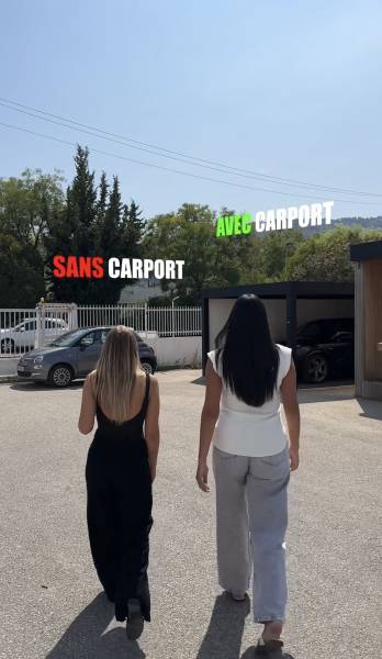 abri de voiture au soleil