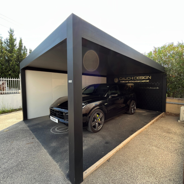 Aménager votre extérieur avec notre carport Cauchi design pour protéger votre véhicule des intempéries à Niort